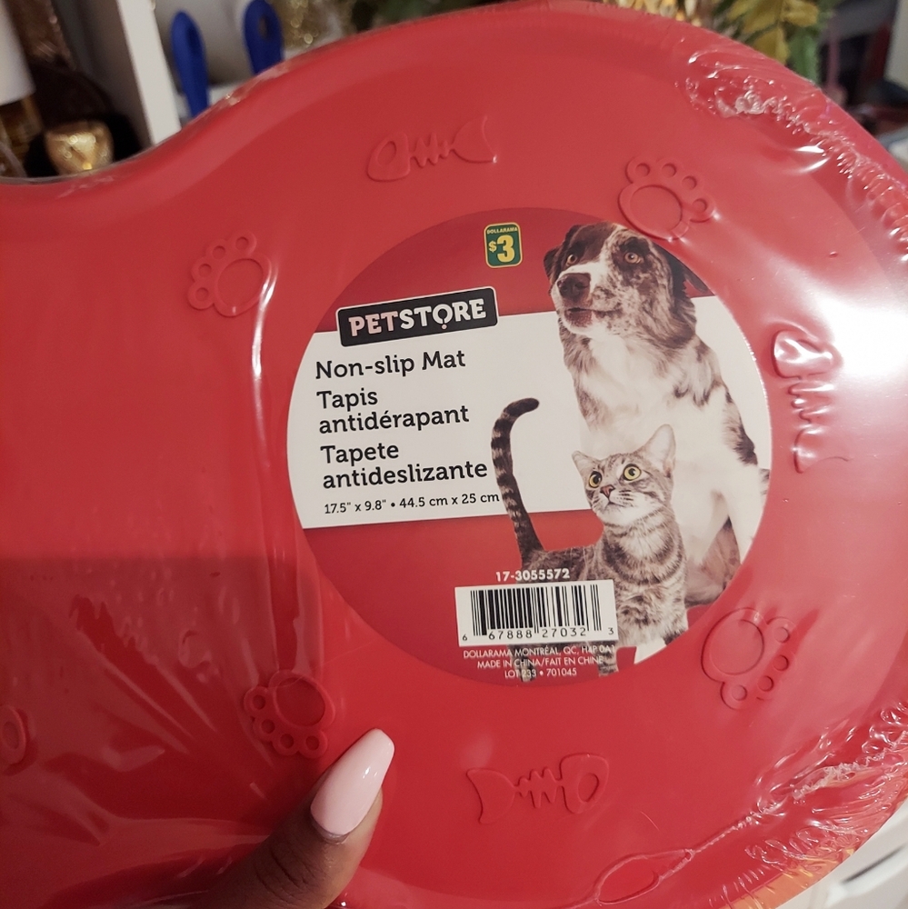 Petstore Red Non-slip Mat (FREE WITH PURCHASE OVER 20)
